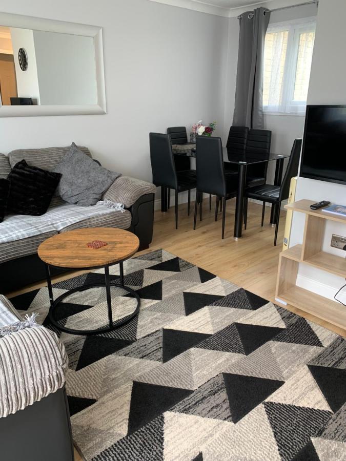 Modern 3 Bed - 264 Belle Aire *