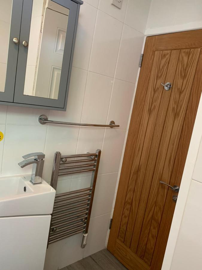 Modern 3 Bed - 264 Belle Aire *