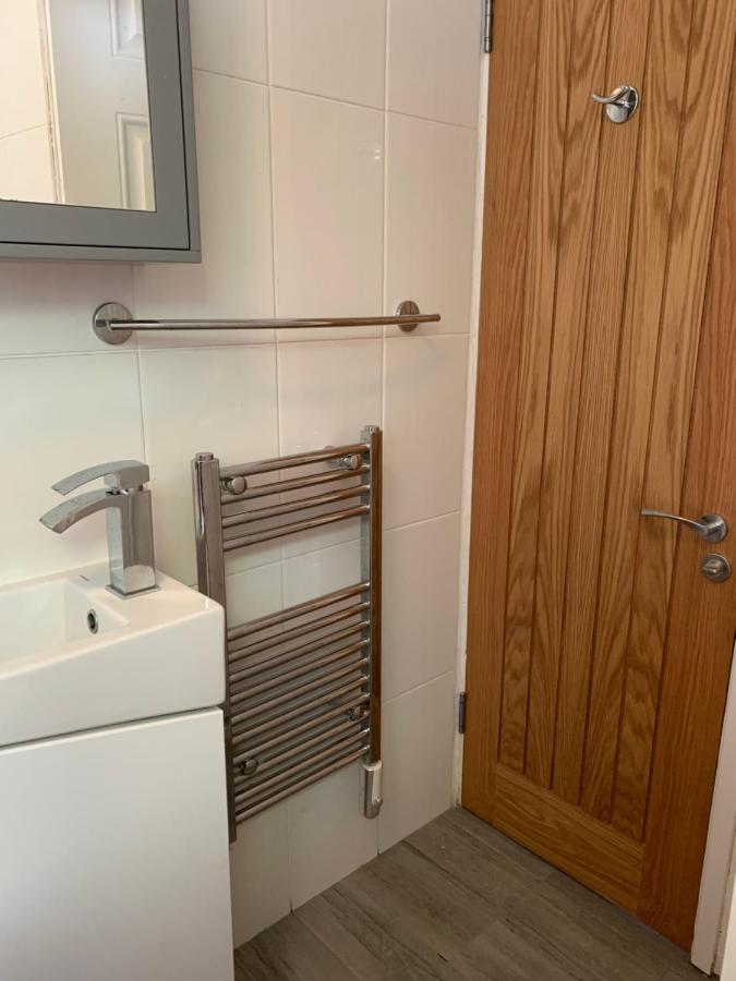 Modern 3 Bed - 264 Belle Aire Apartment *